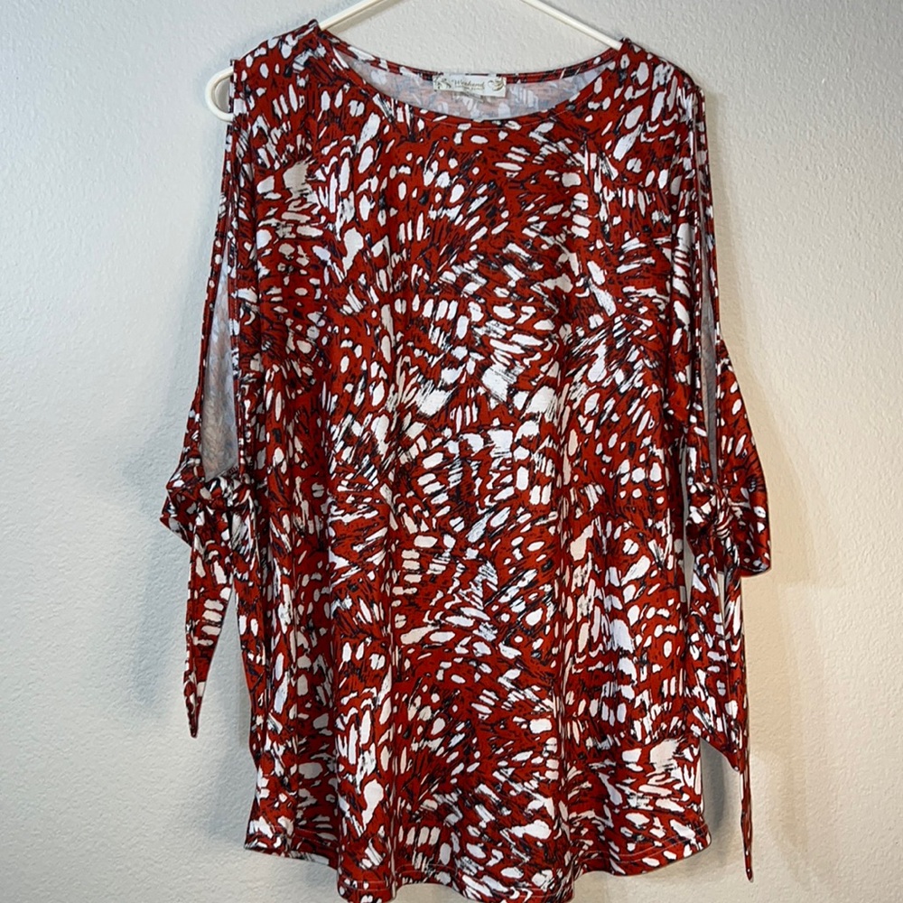 Weekend by Suzanne Betro 1/2 sleeve blouse. Size medium. EUC